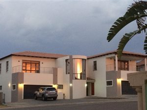 4 Bed Apartment in Crescent Wood Country Estate