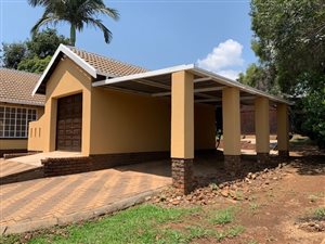 4 Bedroom House in Rietvalleipark