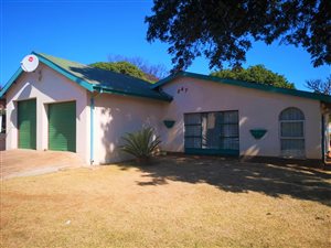 3 Bed House in Tileba