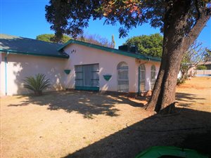 3 Bed House in Tileba