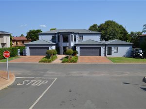 4 Bed House in Ruimsig