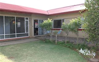 3 Bedroom House in Ehrlich Park