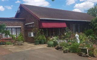 3 Bedroom House in Bellevue