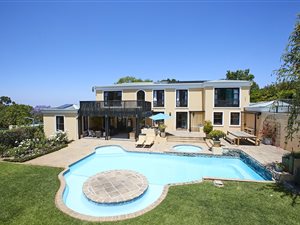 5 Bed House in Constantia Upper