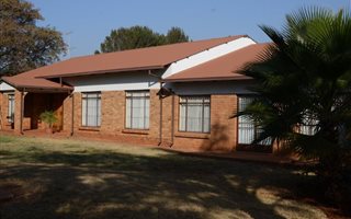 5 Bedroom House in Rynoue