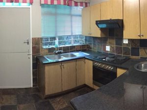 3 Bed Duplex in Lynnwood Glen