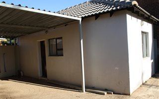 1 Bedroom Garden Cottage in Dawnview