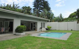 6 Bedroom House in Compensation Beach