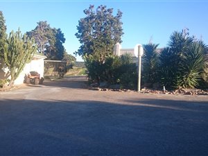 952 m² Land available in Forest Downs