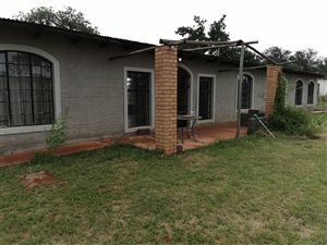 4 Bed House in Walkers Fruit Farms