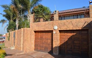 5 Bedroom House in Mayfair West