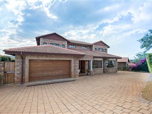 5 Bed House in White River Country Estate