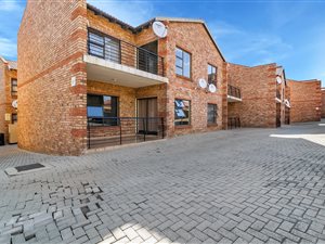 2 Bed Apartment in Naturena