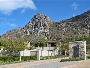 1093 m² Land available in Stonehurst Mountain Estate