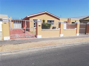 2 Bedroom House in Pelikan Park