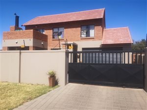 3 Bed Duet in Somerton Estate