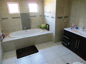 2 Bed House in Brackendowns