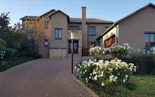 5 Bedroom House in Olympus AH