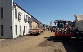 235 m² Industrial space in Shortts Retreat