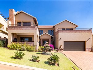 4 Bed House in Boardwalk