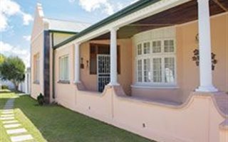 12 Bedroom House in Colesberg