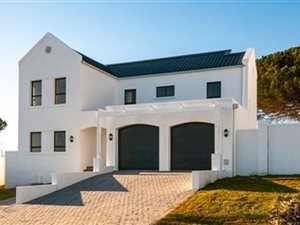3 Bed House in Somerset West Central