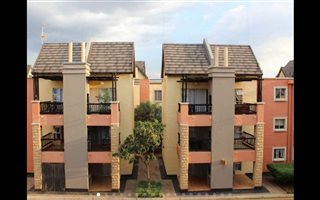 2 Bedroom Duplex in Clubview