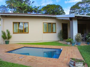 4 Bedroom Simplex in Glen Hills