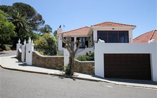 3 Bedroom House in Tamboerskloof