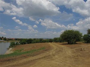 758 m² Land available in Six Fountains Estate