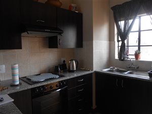 2 Bed Flat in Golf Park