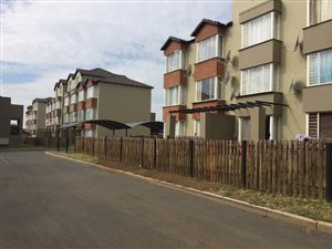 2 Bed Flat in Montana Gardens
