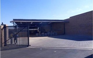 2100 m² Industrial space in Robertsham