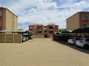 3 Bed Townhouse in Die Hoewes