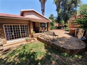 4 Bed House in Val de Grace