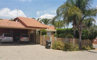 2 Bedroom Duplex in Honeydew Ridge
