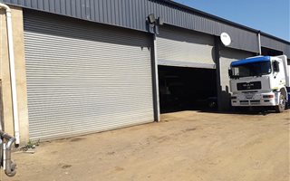 235 m² Industrial space in Shortts Retreat