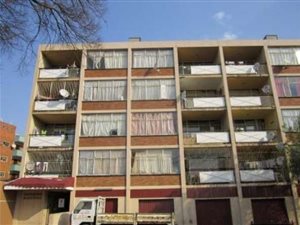 2 Bed Apartment in Yeoville