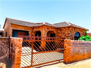 2 Bed House in Orange Farm