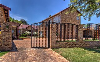 3 Bedroom House in Isandovale