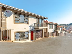 3 Bed Apartment in Desainagar