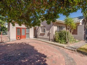 5 Bed House in Paarl