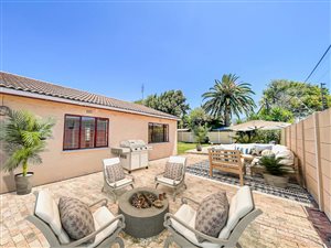 3 Bed House in Kirstenhof