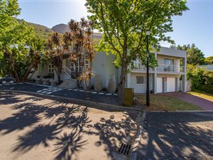 4 Bed House in Paarl