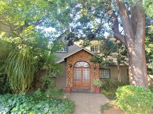 2.5 Bed House in Country Lane Estate