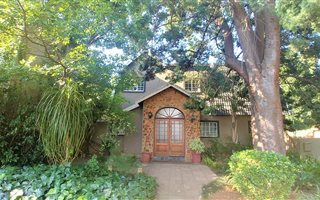 2.5 Bedroom House in Country Lane Estate