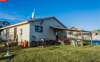 2 Bedroom House in Fraaiuitsig