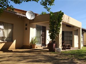 3 Bed Simplex in Halfway Gardens