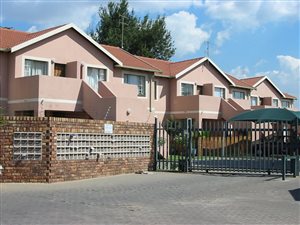 2 Bed Apartment in Glen Marais