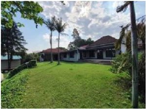 18 Bed House in Worlds View